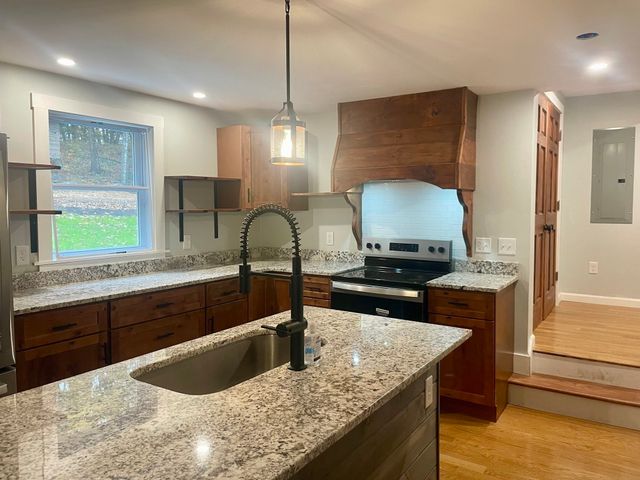 39 Sewall St, Boylston, MA 01505
