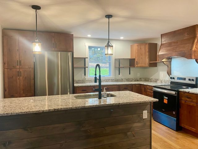 39 Sewall St, Boylston, MA 01505