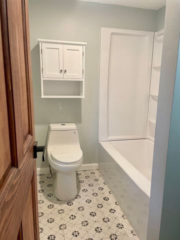 39 Sewall St, Boylston, MA 01505