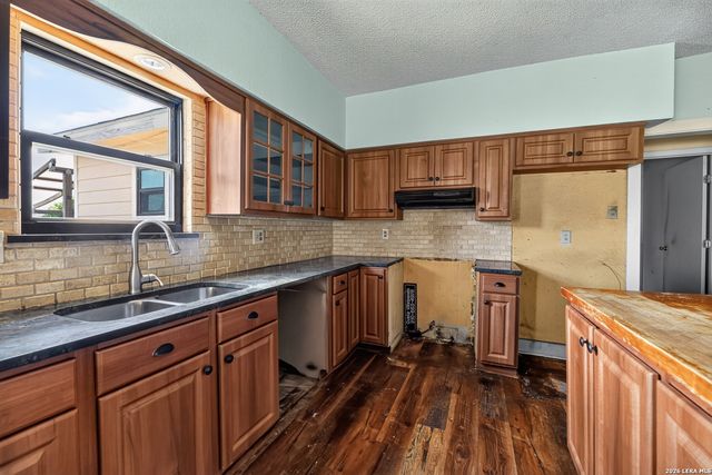 6297 S Fm 3465, Adkins, TX 78101