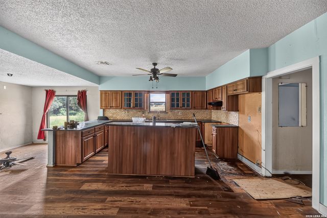 6297 S Fm 3465, Adkins, TX 78101