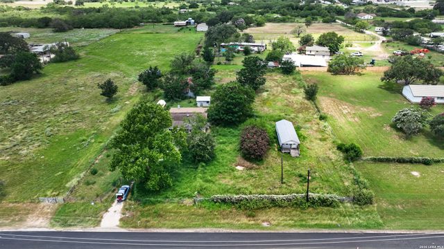 6297 S Fm 3465, Adkins, TX 78101
