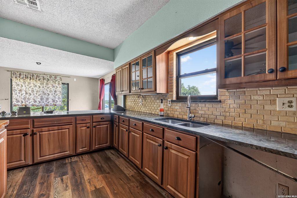 6297 S Fm 3465, Adkins, TX 78101