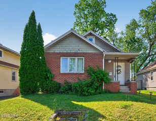 30 Fern Avenue, Colonie, NY 12205
