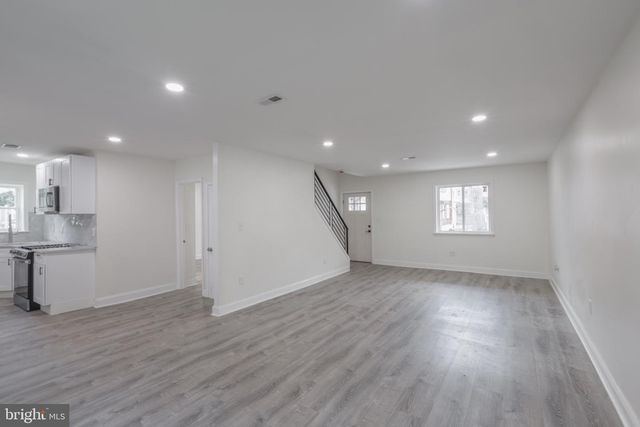613 MARKET ST, Gloucester City, NJ 08030