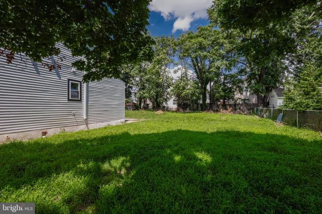 613 MARKET ST, Gloucester City, NJ 08030