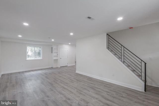 613 MARKET ST, Gloucester City, NJ 08030