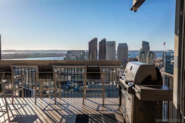 321 10Th Ave 2204, San Diego, CA 92101