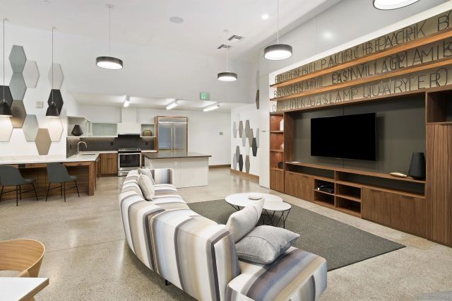 321 10Th Ave 2204, San Diego, CA 92101