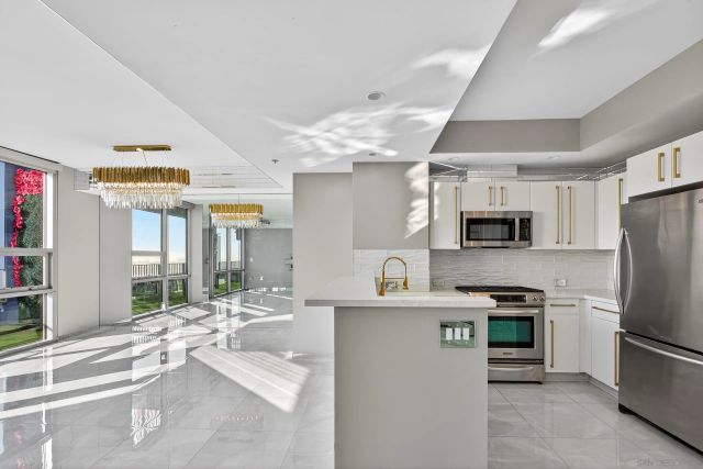 321 10Th Ave 2204, San Diego, CA 92101