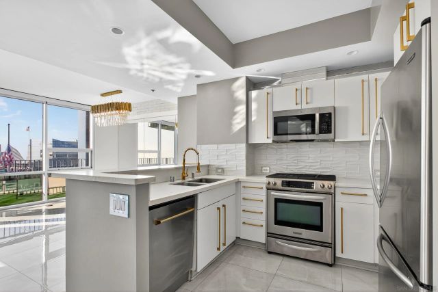 321 10Th Ave 2204, San Diego, CA 92101