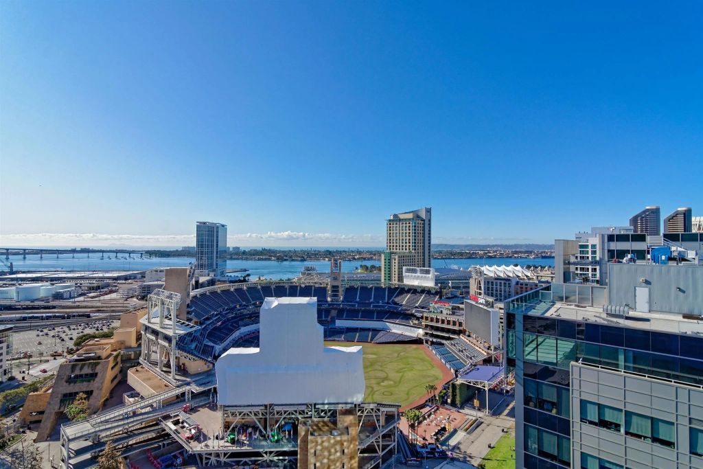 321 10Th Ave 2204, San Diego, CA 92101