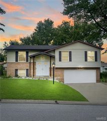 19 Fernwood Drive, St Peters, MO 63376