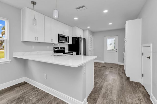 301 E VIRGINIA AVENUE, Punta Gorda, FL 33950