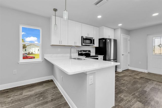 301 E VIRGINIA AVENUE, Punta Gorda, FL 33950