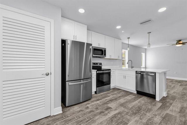 301 E VIRGINIA AVENUE, Punta Gorda, FL 33950