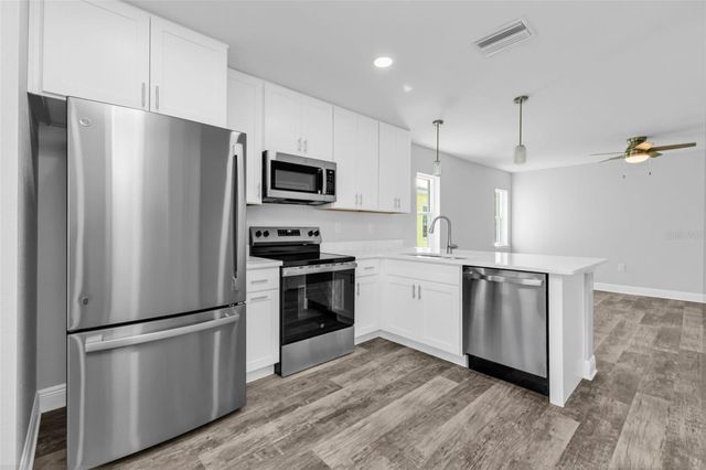 301 E VIRGINIA AVENUE, Punta Gorda, FL 33950