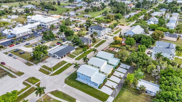 301 E VIRGINIA AVENUE, Punta Gorda, FL 33950