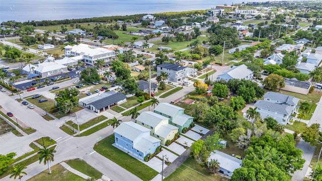 301 E VIRGINIA AVENUE, Punta Gorda, FL 33950