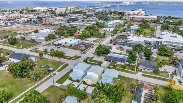 301 E VIRGINIA AVENUE, Punta Gorda, FL 33950