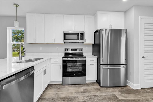 301 E VIRGINIA AVENUE, Punta Gorda, FL 33950