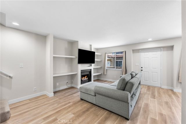 43441 30th St W 3, Lancaster, CA 93536