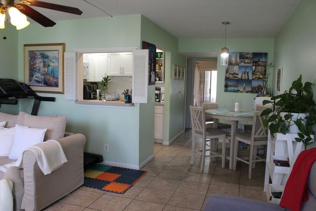 333 Northampton Q, West Palm Beach, FL 33417