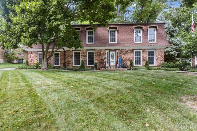 70 Glen Cove Drive, Chesterfield, MO 63017