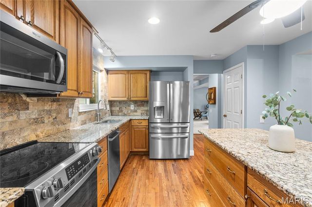 70 Glen Cove Drive, Chesterfield, MO 63017