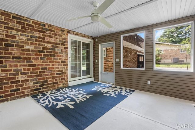 70 Glen Cove Drive, Chesterfield, MO 63017