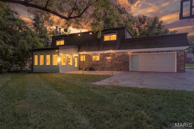 70 Glen Cove Drive, Chesterfield, MO 63017