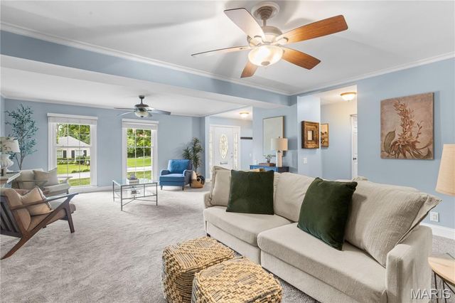 70 Glen Cove Drive, Chesterfield, MO 63017