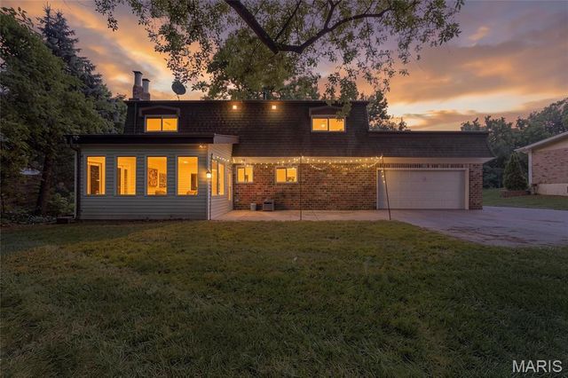 70 Glen Cove Drive, Chesterfield, MO 63017