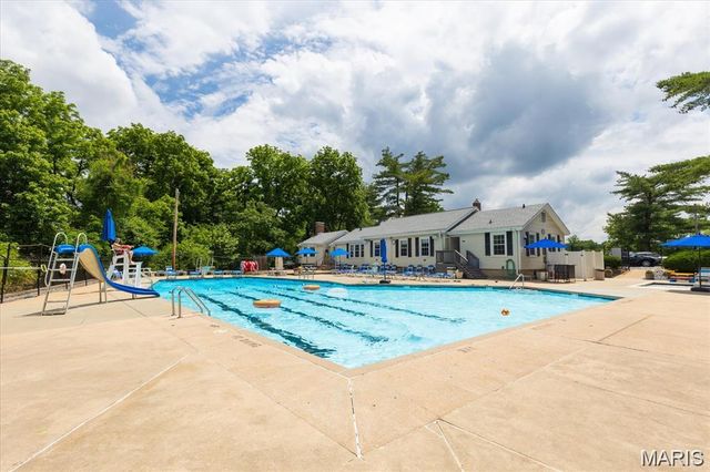 70 Glen Cove Drive, Chesterfield, MO 63017
