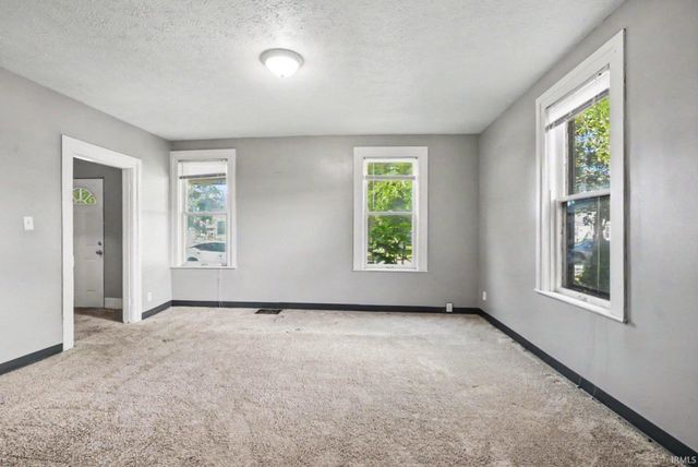 922 E Grove Street, Mishawaka, IN 46545
