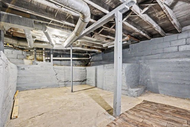 922 E Grove Street, Mishawaka, IN 46545