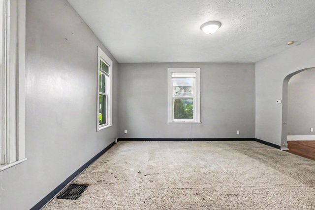 922 E Grove Street, Mishawaka, IN 46545