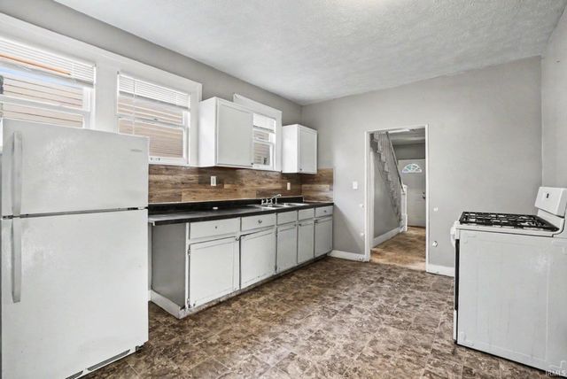 922 E Grove Street, Mishawaka, IN 46545
