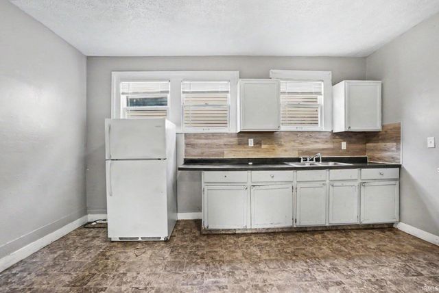 922 E Grove Street, Mishawaka, IN 46545