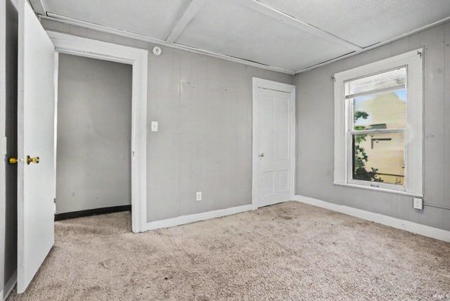 922 E Grove Street, Mishawaka, IN 46545