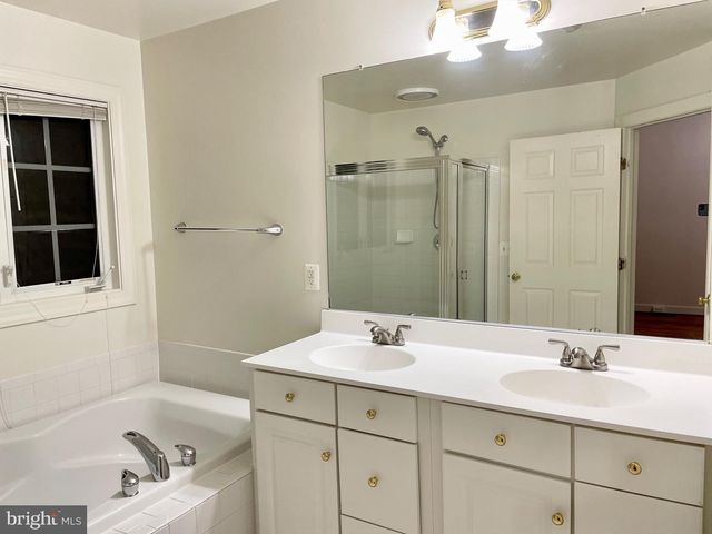 9135 SILVERSHADOW CT, Lorton, VA 22079