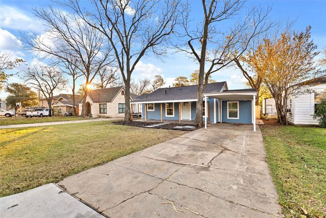 717 Bonham Street, Grand Prairie, TX 75050