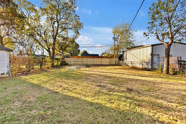 717 Bonham Street, Grand Prairie, TX 75050