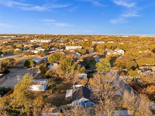 717 Bonham Street, Grand Prairie, TX 75050