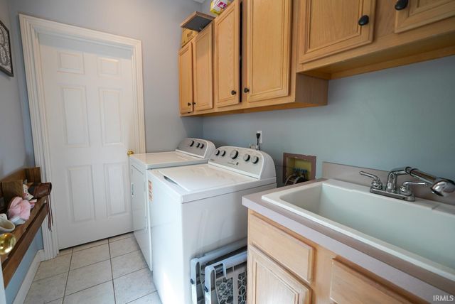 4266 Windhill Lane, Newburgh, IN 47630
