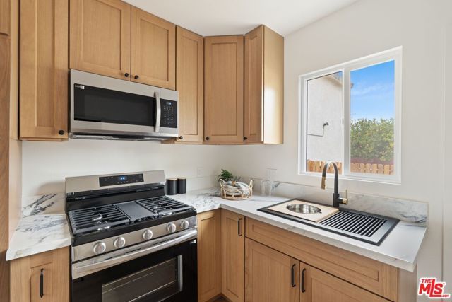 3875 Middlebury Street, Los Angeles, CA 90004