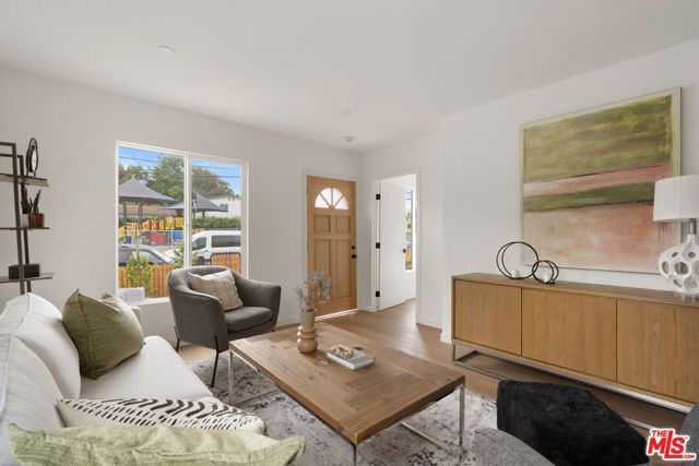 3875 Middlebury Street, Los Angeles, CA 90004