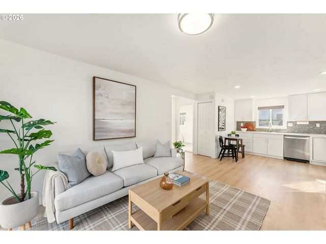 8114 Se 63RD Ave, Portland, OR 97206