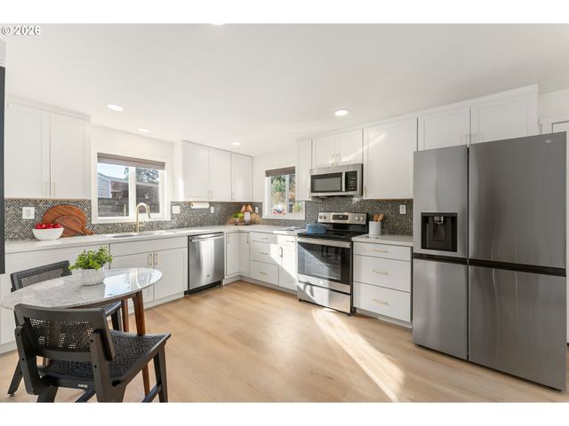 8114 Se 63RD Ave, Portland, OR 97206