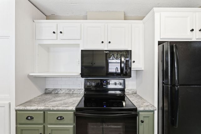 1612 W 29th St S, Wichita, KS 67217